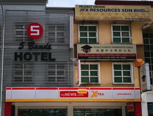 5 Bands Hotel
